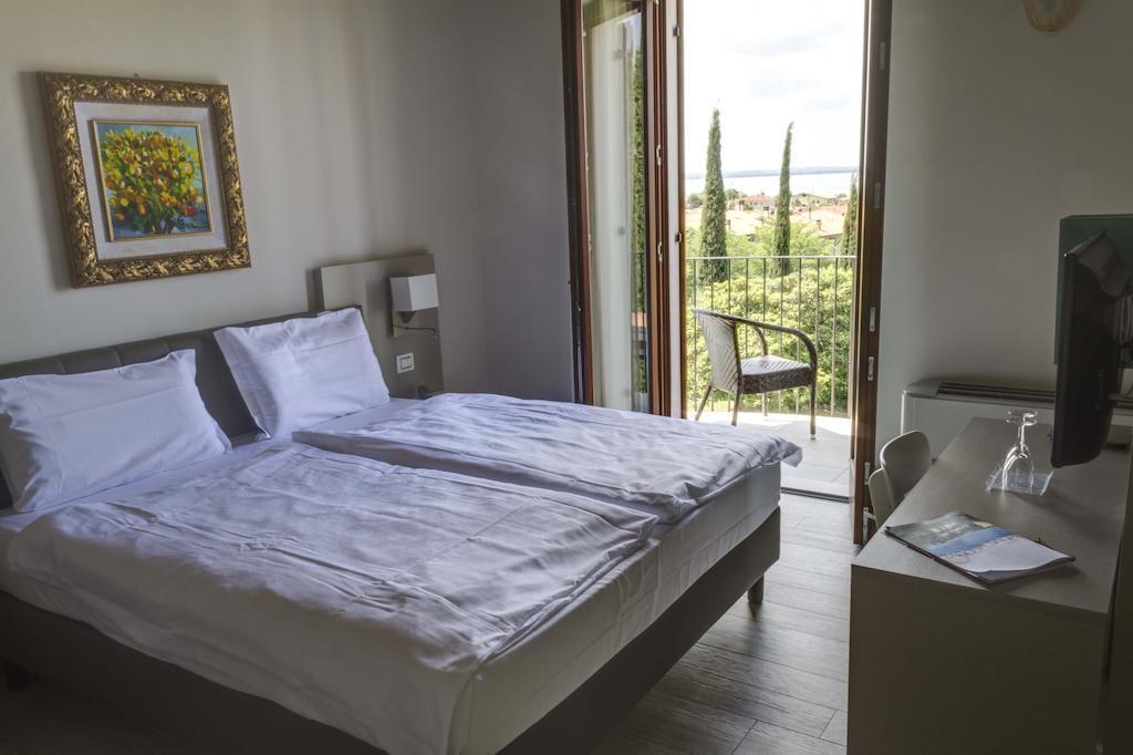 Hotel Relais Agli Olivi Lazise Quarto foto